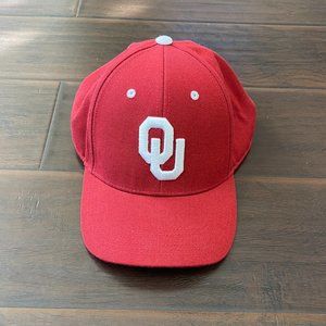 Oklahoma University Sooners Men's Red Fitted Hat Cap Top Of The World 8" NWOT